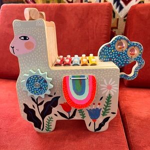 Manhattan toy musician llama